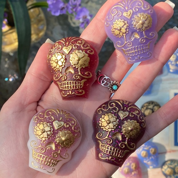 PACK OF 4 Magnets Sugar Skull Colorful Resin Art - Picture 10 of 16